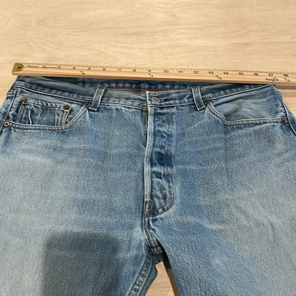Men’s vintage 80s Levi’s button fly 501s 36 x 31